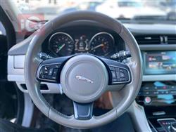 جاكوار XF